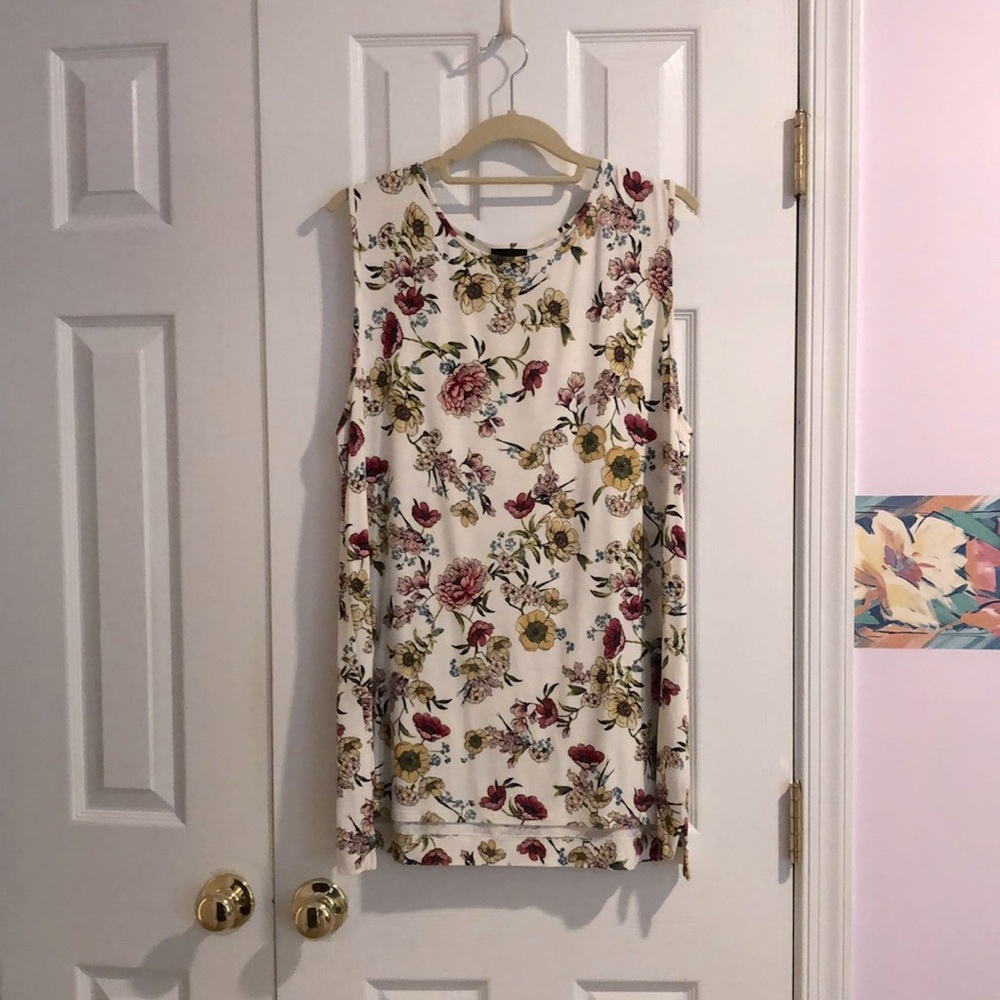 Used J.Jill cotton shell top.  Soft, stretchy material.  Size L, fits XL.